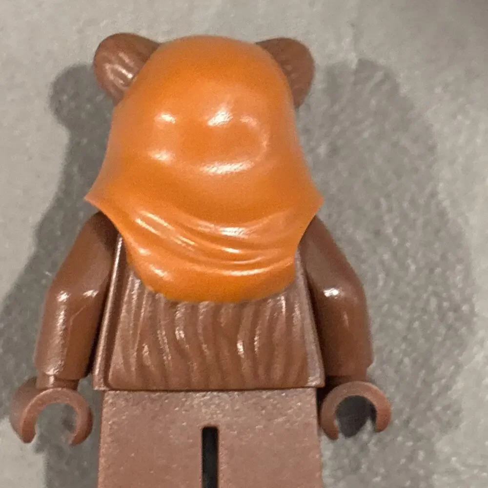 Lego Wicket (Ewok) Minifigure #sw1435 Molded Dark Orange Hood w/ Wrinkles New